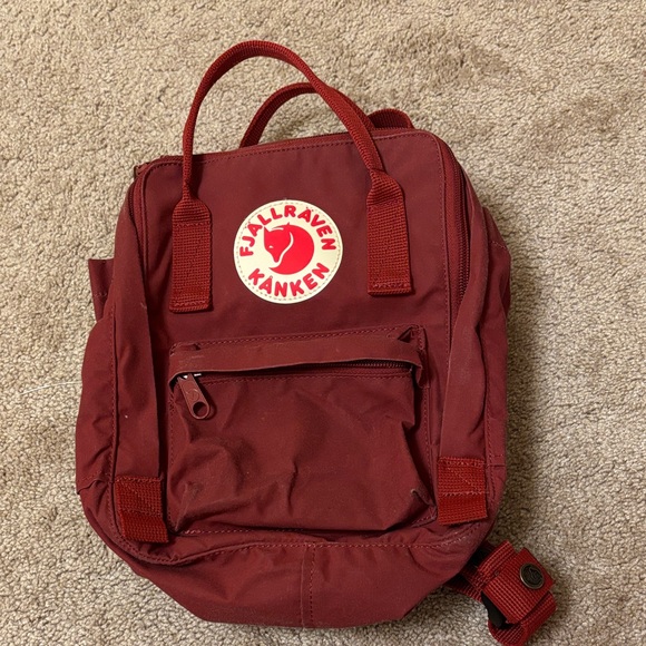Fjallraven Kanken Mini Backpack Deep Maroon Adjustable Outdoorsy - Picture 3 of 5